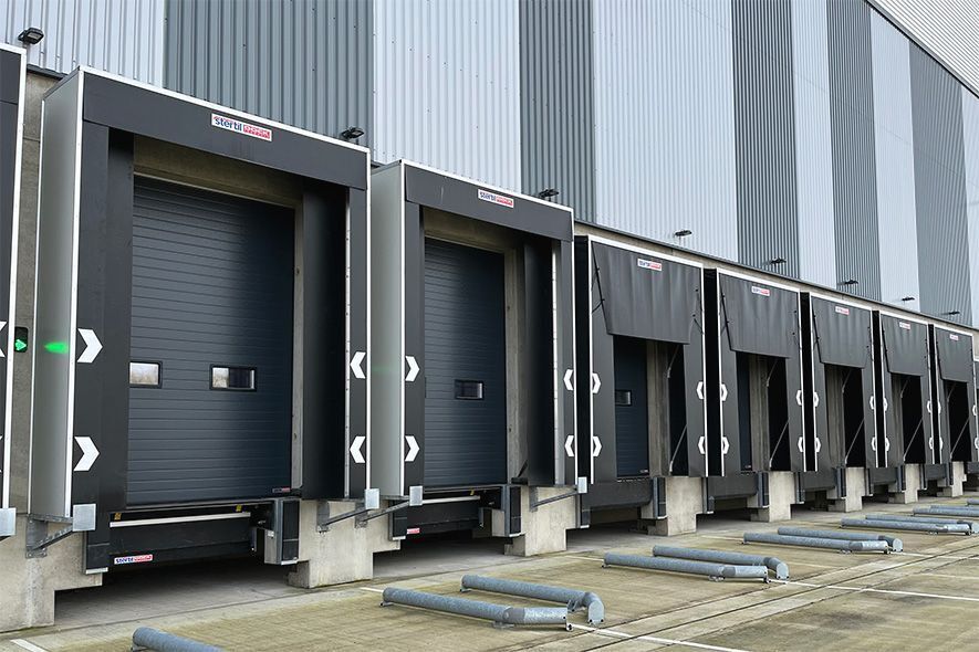 Distribution centre with dock shelters, doors and vehicle restraints